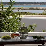 Salty 2br Sea View Naxos - Glyfada Apartment Naxos City